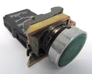 TELEMECANIQUE GREEN PUSH BUTTON W/ ZBE-205 CONTACT - Picture 1 of 4