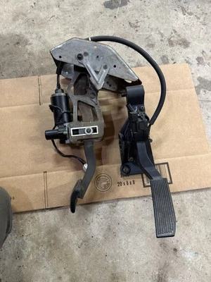 07-10 Jeep Grand Cherokee WK Conjunto Pedal Ajustable Acelerador de Freno Foto 1 de 4