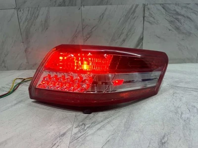 2009 2011 TOYOTA CAMRY CONJUNTO DE LANTERNA TRASEIRA EXTERNA FABRICANTE DE EQUIPAMENTO ORIGINAL HALOGÊNIO DO LADO DIREITO DO PASSAGEIRO - Imagem 1 de 4