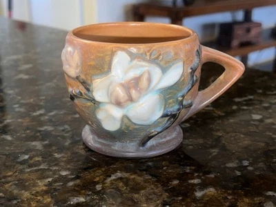 Taza Roseville Pottery Brown Magnolia... ¡Como nueva!! Foto 1 de 4