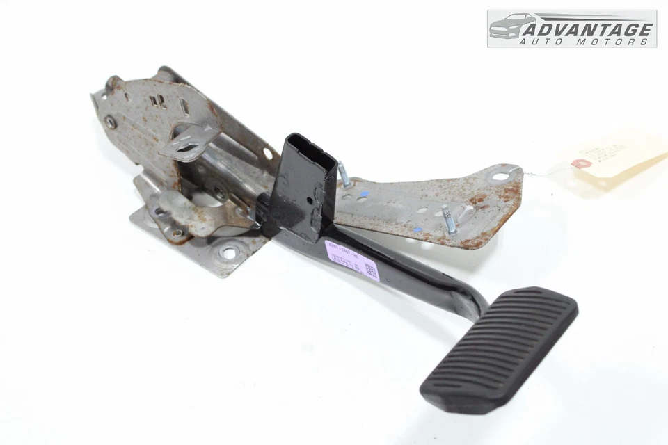 ПЕДАЛЬ ТОРМОЗА НАПОЛЬНОГО ТОРМОЗА LLINCOLN MKC 2016–2018 ГОДОВ ОТ ОРИГИНАЛЬНОГО ПРОИЗВОДИТЕЛЯ С ОПОРНЫМ КРОНШТЕЙНОМ И КОЛОДКОЙ - Изображение 1 из 4