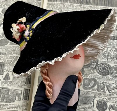 ANCIEN CHAPEAU en velours pour POUPÉE ANCIENNE de BOUDOIR/ SALON des années 30 - Photo 1/4