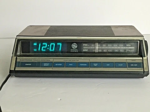 Vtg GE General Electric Electronic Touch Control Alarm AM/FM Clock Radio Cover