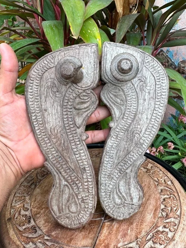 Chinelo antigo de madeira feito à mão santo hindu Khadau - Imagem 1 de 4