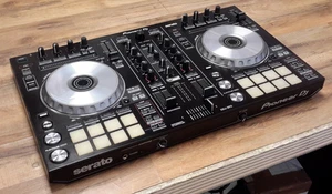 Pioneer DDJ-SR2 2-Channel Serato DJ Controller - Picture 1 of 7