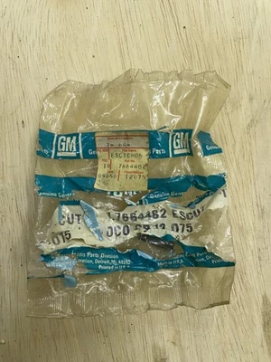 Borde de riel de goteo de techo GM OEM 67-72 Camaro Firebird Chevelle Cutlass 7464482 Foto 1 de 3