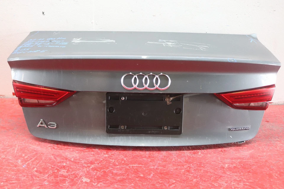 2017 2020 AUDI A3 QUATTRO REAR TRUNK LID OEM WITH CAMERA Foto 1 de 4