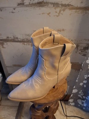 Rachel Zoe Botas Mujer 9M Rocky Western Vaquero Botines Beige Imitación Cuero Foto 1 de 4