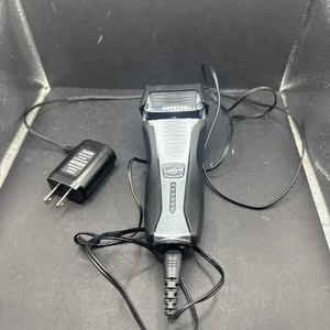 Remington F-5800 Afeitadora Recargable Pivote y Flex Recortadora Abatible con Cargador - Imagen 1 de 3