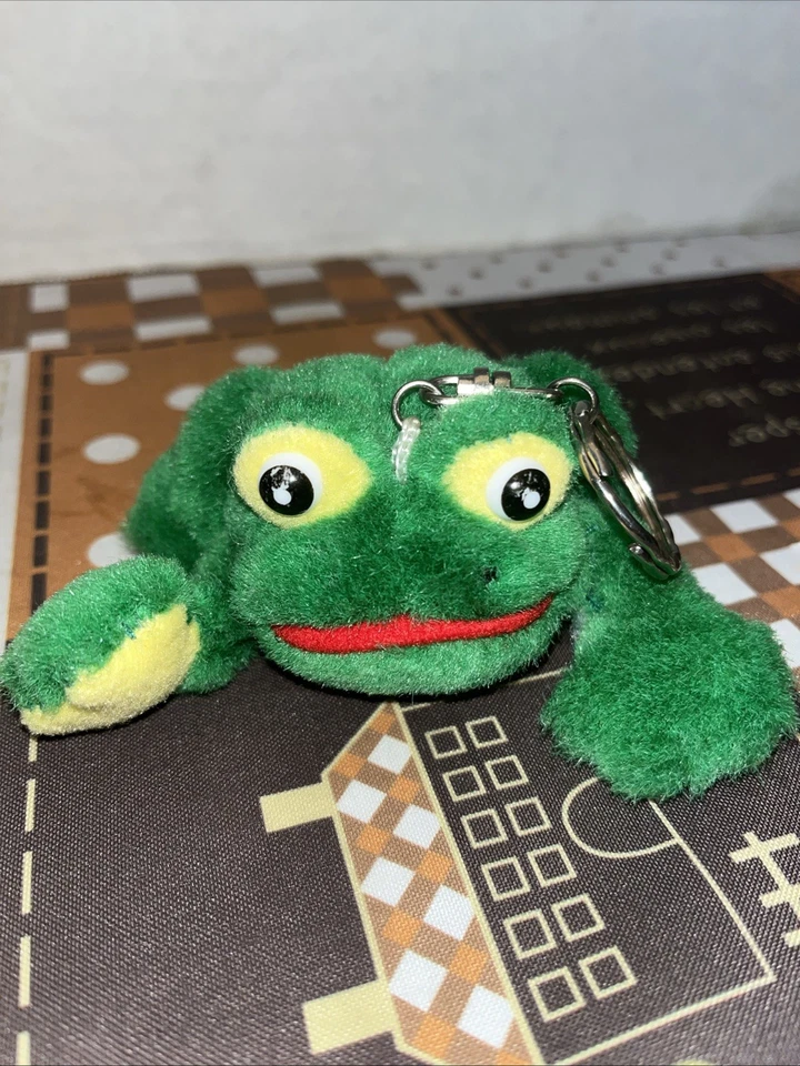 Vintage 1997 Ganz FUZZLINGS Little Frisco Frog Style 2104 Keychain Mini Plush - Image 1 of 4