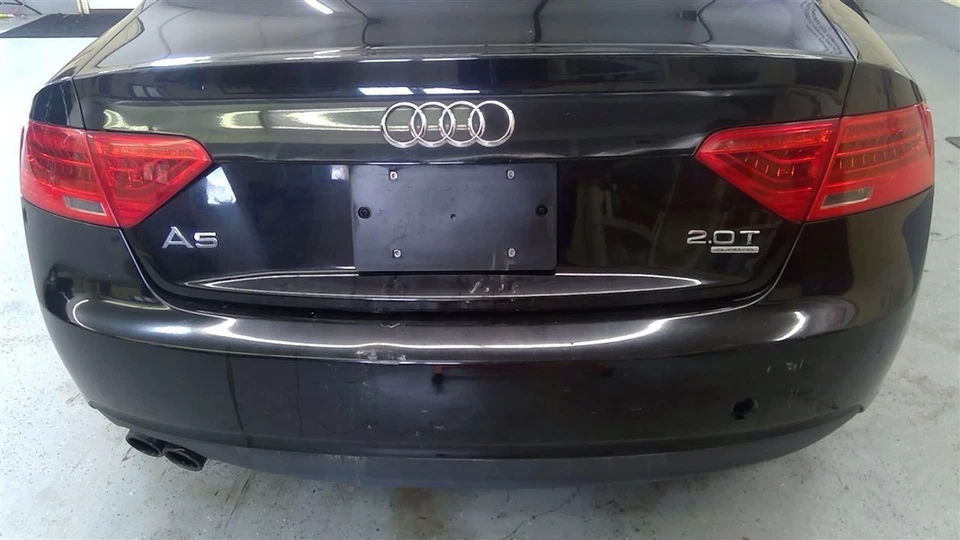 Used Rear Bumper Assembly Rear fits: 2014 Audi A5 w/o S line w/o park assist Rea Foto 1 de 4