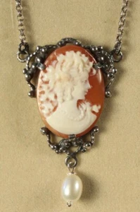 Authentische italienische handgeschnitzte Muschel Kamee mit Perlenkette 0,925SS (CAMPEARL-D) - Bild 1 von 5