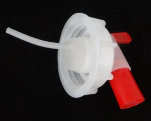 2 Stück  Ausgusshahn Kanisterhahn Auslaufhahn Hahnen für Kanister NEU - Bild 1 von 3