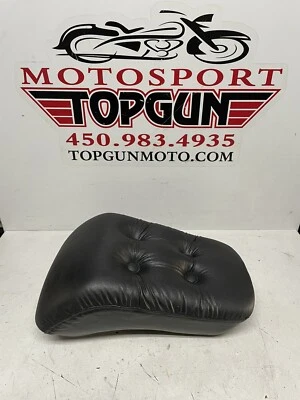 1985 - 2005 SUZUKI VS 700 750 800 INTRUDER REAR PASSENGER SEAT SADDLE 45300-38A - Image 1 of 4