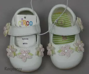 Circo Infant/Toddler Girls White Agnesa Flowers Shoes Size 2 NWT - Picture 1 of 1