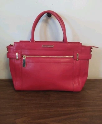 Cartera Tommym Hilfiger de cuero roja con doble asa con herrajes dorados Foto 1 de 4