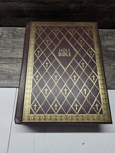 The New American Bible Family Size Catholic Bible Publishers 94-95 Edition Gold - Bild 1 von 8