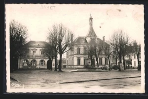 CPA Mayet /Sarthe, Place de l´Hôtel-de-Ville 1950 - Picture 1 of 2