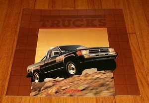 Brochure vendita catalogo originale Toyota Truck Deluxe 1987 4x4 4x2 pickup - Foto 1 di 2