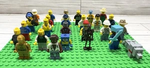Enorme lotto di 26 minifigure Lego varie-Star Wars, SpongeBob,City A1 - Foto 1 di 11