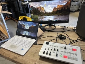 Roland VR-1HD AV Streaming Studio Mixer / Video Switcher with hard case - Picture 1 of 7