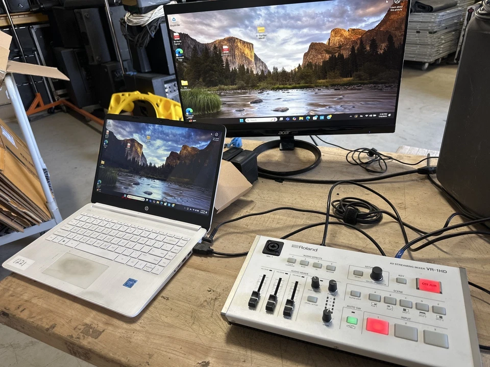 Roland VR-1HD AV Streaming Studio Mixer / Video Switcher with hard case - Image 1 of 4