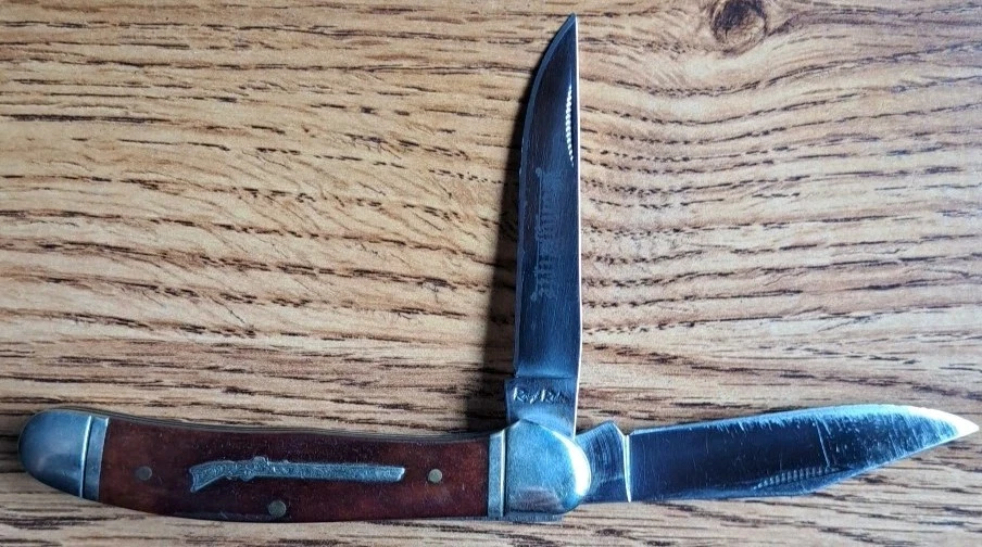 Navaja de bolsillo plegable de acero inoxidable Rough Rider Long Rifle Series 440  Foto 1 de 4