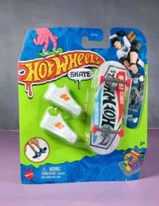HW SKATE CHAMP ~ Tony Hawk HOT WHEELS Skate Fingerboard HGT63 Champion @2022 - Picture 1 of 2