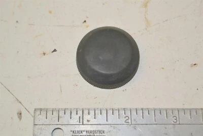 Cubierta de tapa de válvula de aire de horquilla delantera Honda Sabre 700 VF 500F 51457-MB0-003 1984-1985 Foto 1 de 3