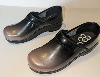Sanita NURSE Clogs 38 (US 7.5) - Image 1 of 4