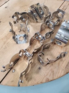 Soporte de cable Snapstak SS apilable con suspensión a presión de 1-1/4" SSH 114 USADO 10 paquetes - Imagen 1 de 8