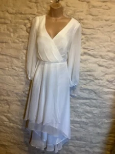 BNWOT White Wedding Dress Size 18 - Picture 1 of 10