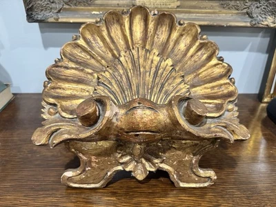 Librero/caballete con motivo de carcasa de madera dorada tallada gruta veneciana - siglo XIX Foto 1 de 4