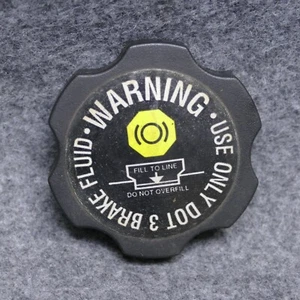 Tapa de depósito de líquido de frenos Buick LeSabre 1997-1999 OEM 77300 - Imagen 1 de 3