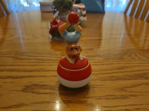 Vintage, Salz und Pfeffer Affe balancierend auf Kugel Japan - Bild 1 von 5