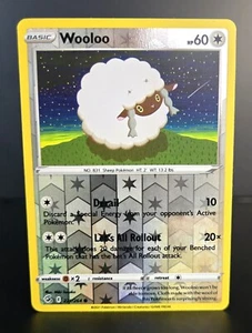 Pokémon TCG - WOOLOO - 221/264 - Reverse Holo - Fusion Strike (2021) - NM/MINT - Foto 1 di 1