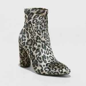 Leopard Print Faux Velvet Wide Width Leopard Cylinder Heeled Boots New - Picture 1 of 3