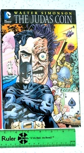DC Comics The Judas Coin - Picture 1 of 7
