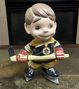 Vintage Boston Bruins Keramik Hockeyspieler Figur Atlantic Form 11" ohne Sockel - Bild 1 von 7