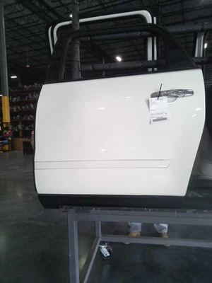 Used Rear Left Door Assembly Rear Side fits: 2015 Gmc Acadia Rear Left Grade A - Image 1 of 4