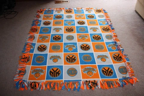 NBA NEW YORK KNICKS Double-Thick Fleece Bedspread/Blanket/Throw - 67"x57" Cover