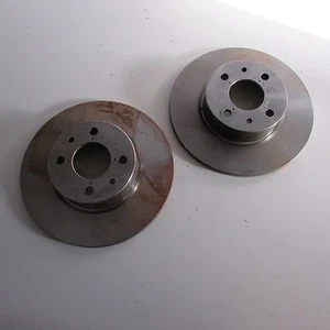 Coppia dischi freno 82433857 Fiat Croma 1985-1996 nuovo (13490 23B-2-C-2) - Picture 1 of 1