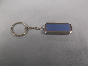 Llavero en blanco metálico plateado y azul almacenamiento de memoria cuadrado - Imagen 1 de 2