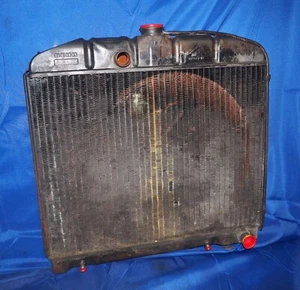 1961-1965 Mercedes W111 220SE 220SEb Radiator Assembly OEM Tested One Repair - Foto 1 di 10