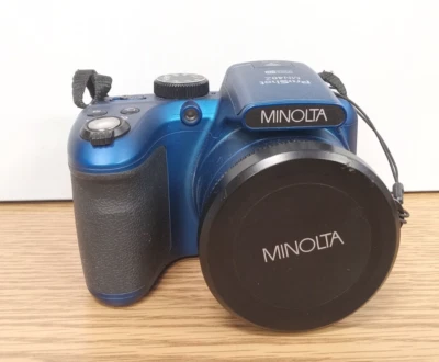 Minolta ProShot MN40Z 20MP Point/Shoot Digital Camera - Fully Functional! - Image 1 of 4