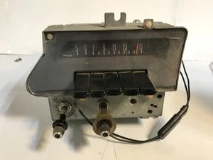 Radio para automóvil Ford Philco D10A-18806 - Imagen 1 de 6