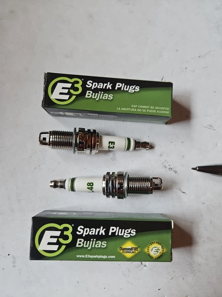 Bujías E3 Bujía E3.48 (2 PARA $18) NOS OEM NGK3 Foto 1 de 2