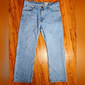 Pantalones de mezclilla Wrangler Relaxed Boot para hombre 36x30 lavado claro - calidad premium - Imagen 1 de 8
