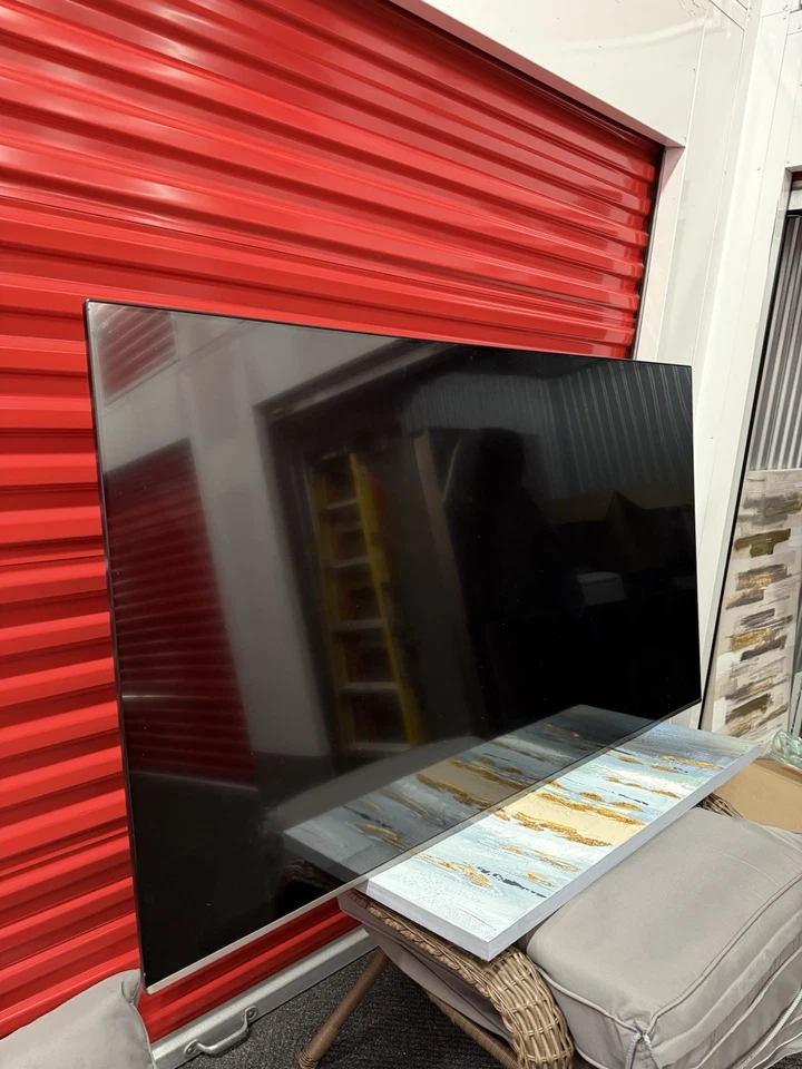 Samsung UN65NU8000F Este es un Samsung NU8000 Series 4K UHD Smart de 65 pulgadas Foto 1 de 4