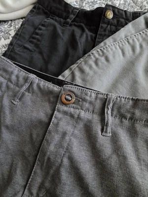 Boys Set Of 3 Volcom And Fox Shorts Size 25/26 Black And Gray - Image 1 of 4